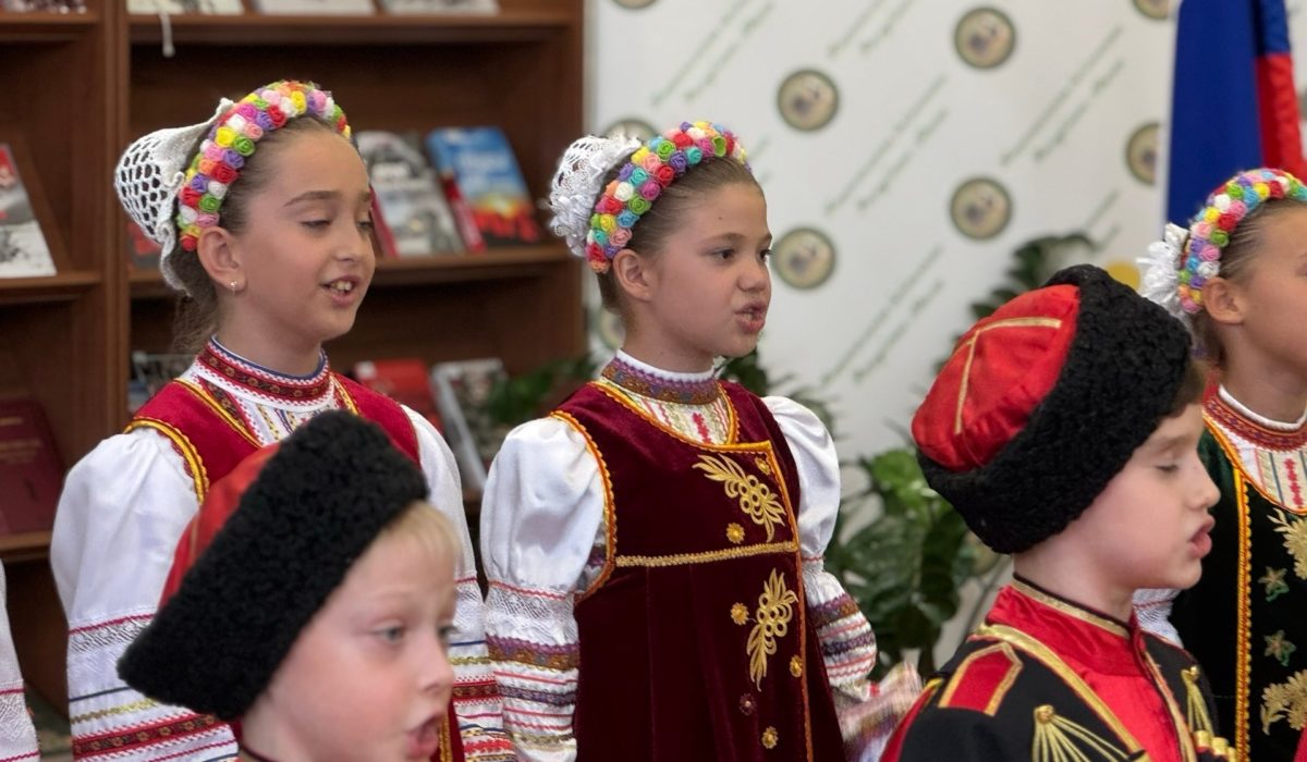 Круглый стол - Плечом к плечу - в одном строю