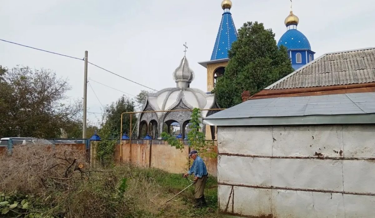 Подготовка к престольному празднику Покровского храма села Натырбово (3)