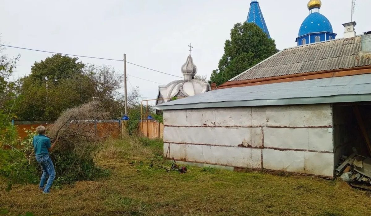 Подготовка к престольному празднику Покровского храма села Натырбово (6)