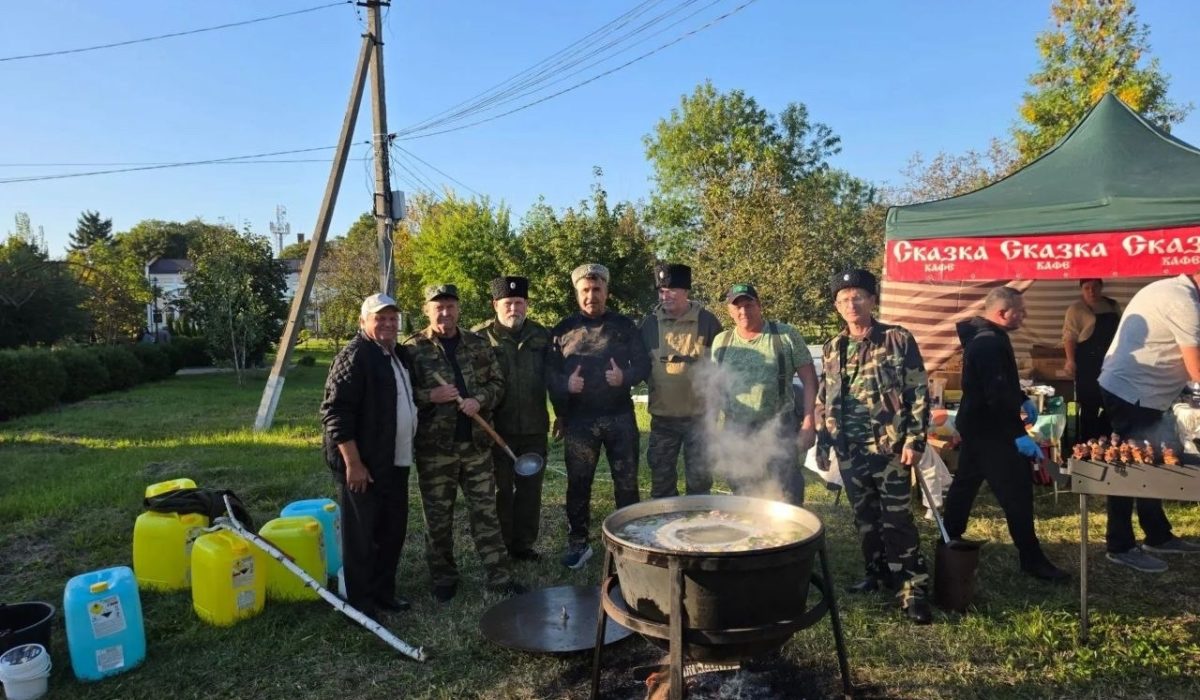 В станице Гиагинской состоялись праздничные мероприятия, посвященные 36-й годовщине со Дня образования Республики Адыгея