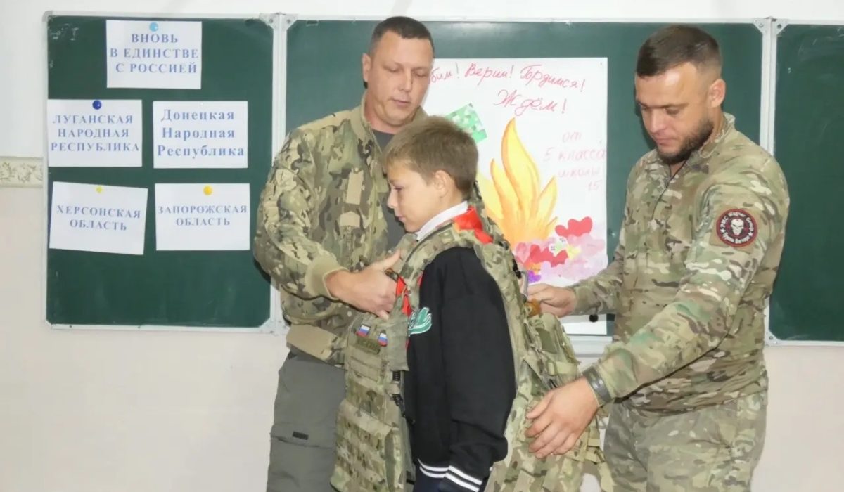 Урок мужества в школе №15 посёлка Верхневеденеевского (4)